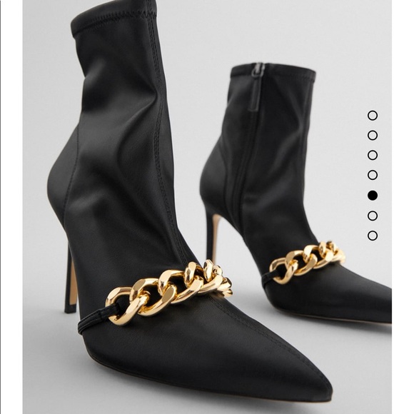 ZARA BLOGGERS FAVORITE BOOTS - Picture 6 of 13